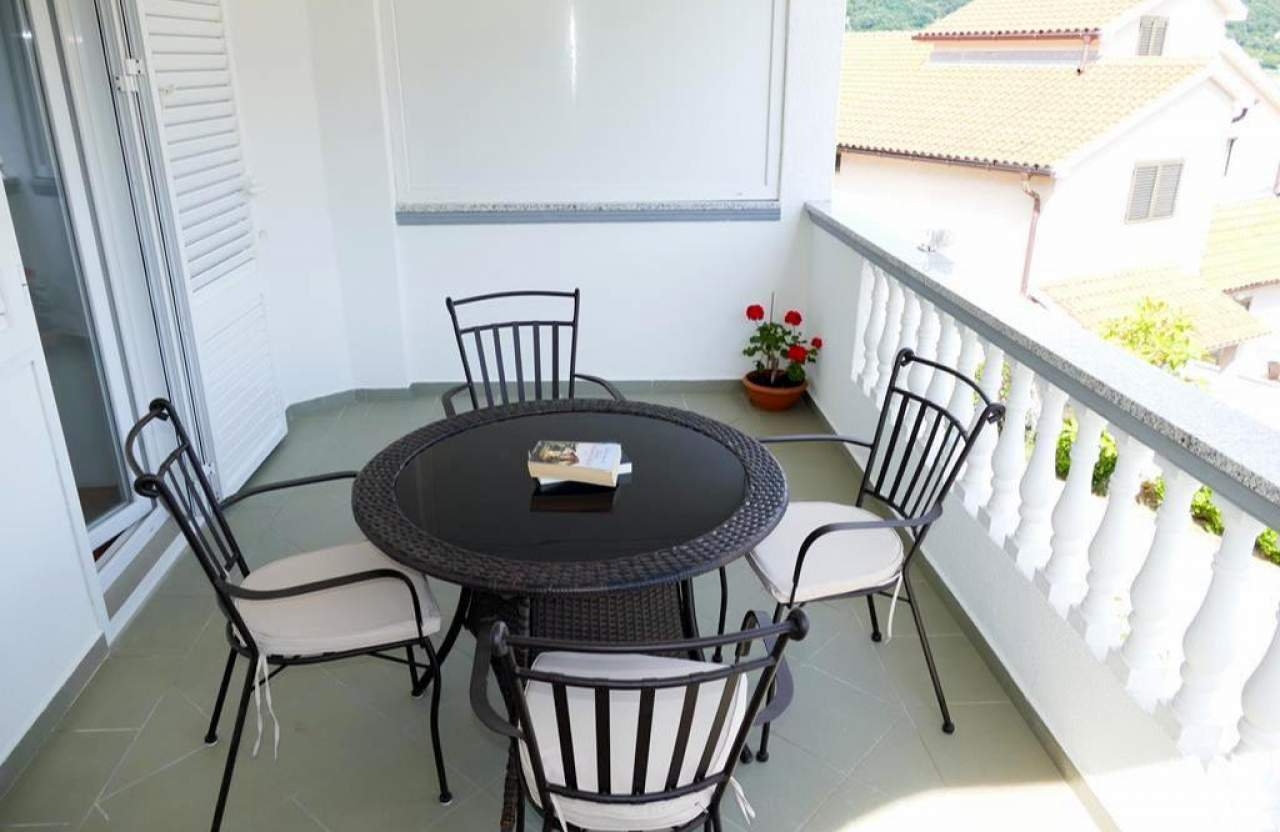 One bedroom apartment with balcony and sea view Supetarska Draga - Donja, Rab  A-b