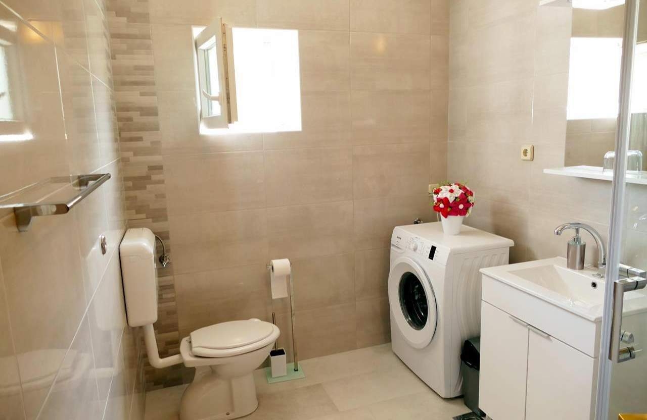 Two bedroom apartment with terrace and sea view Supetarska Draga - Donja, Rab  A-d