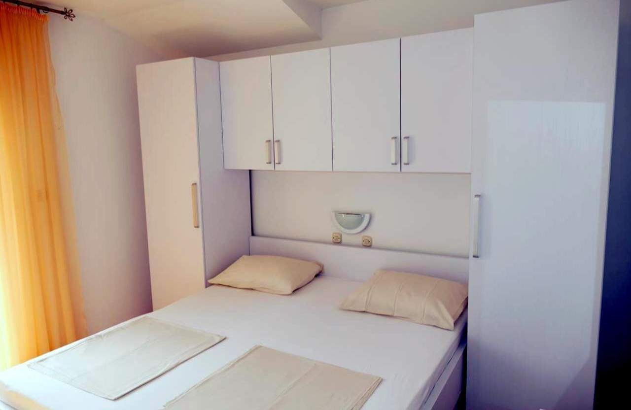 Two bedroom apartment with terrace and sea view Supetarska Draga - Donja, Rab  A-e