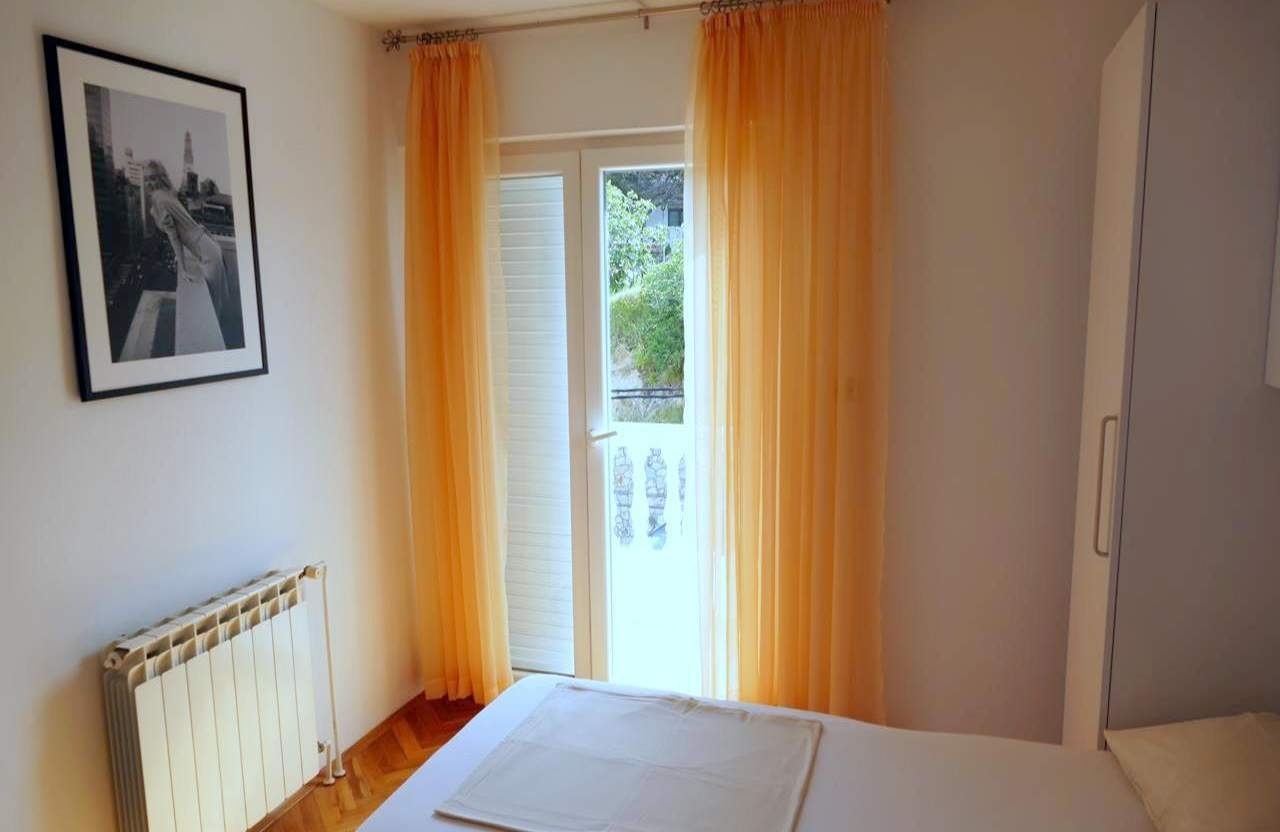 Two bedroom apartment with terrace and sea view Supetarska Draga - Donja, Rab  A-e