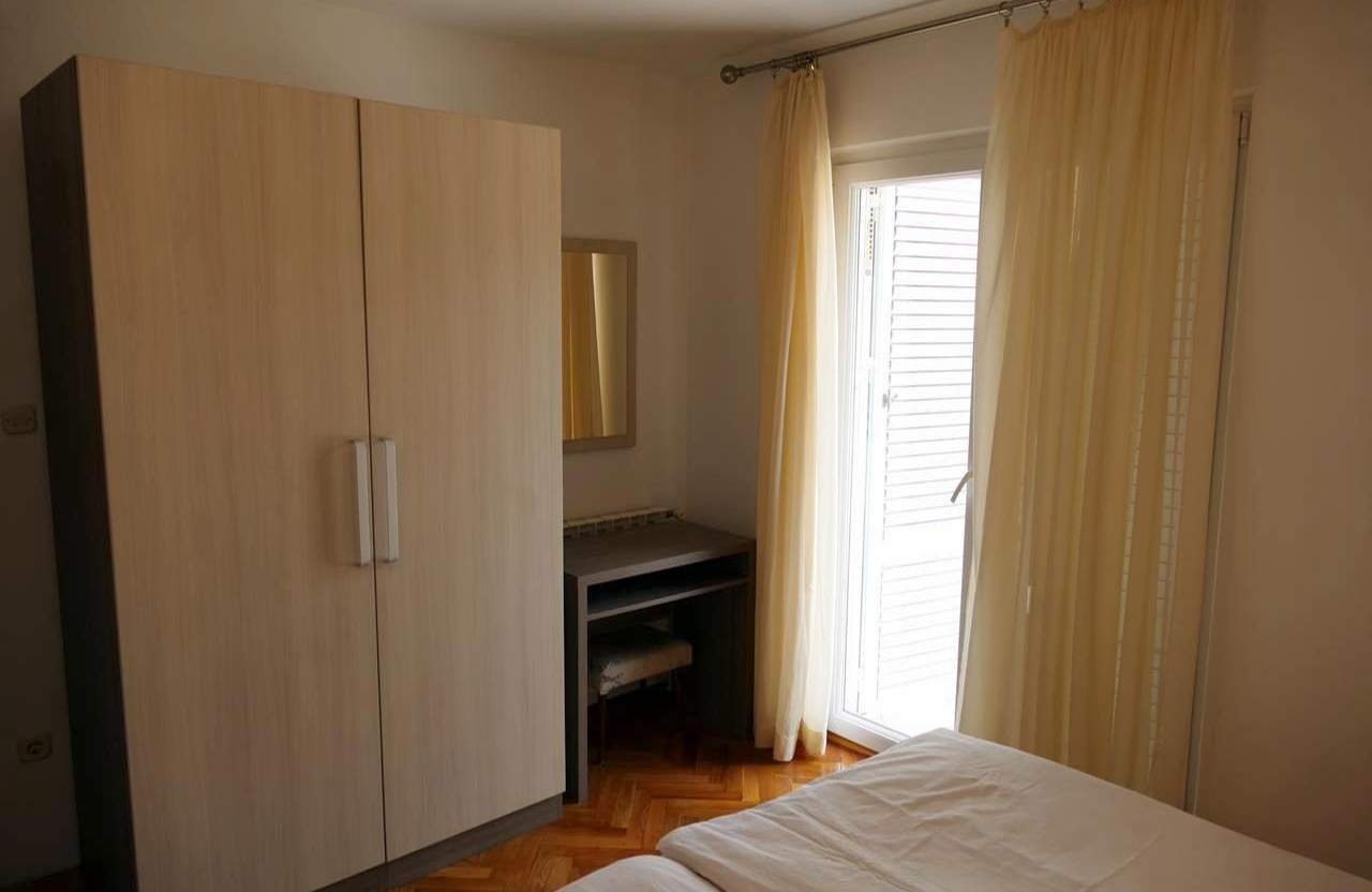 Two bedroom apartment with terrace and sea view Supetarska Draga - Donja, Rab  A-e