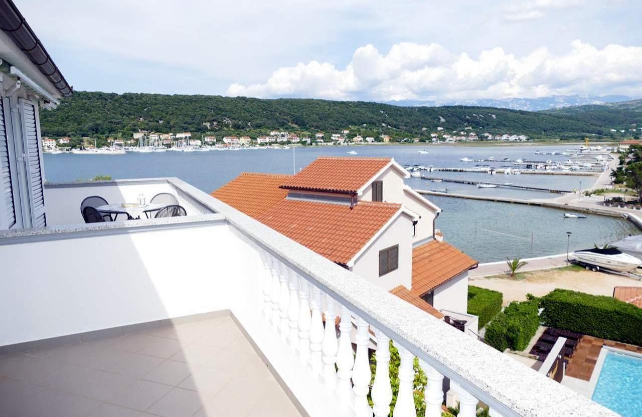 Two bedroom apartment with terrace and sea view Supetarska Draga - Donja, Rab  A-e
