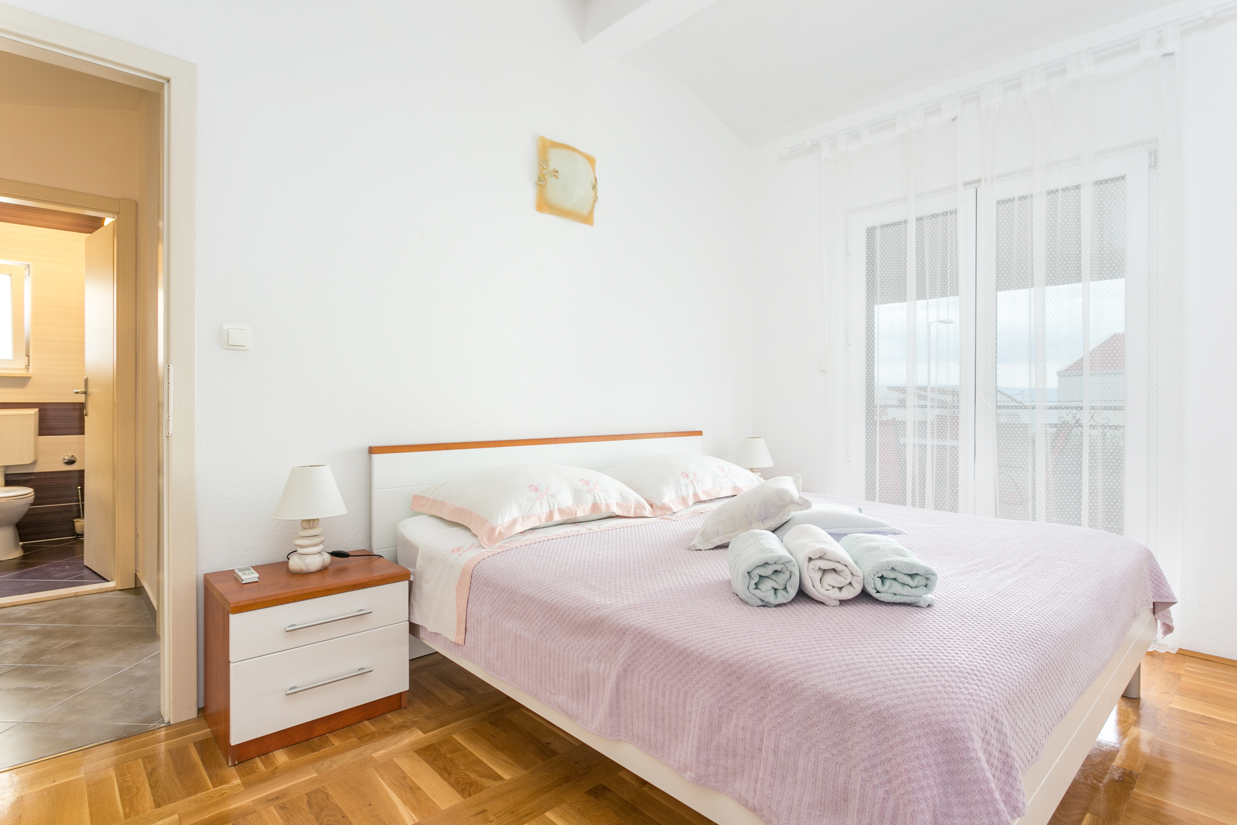 Two bedroom apartment near beach Podstrana, Split  A-a