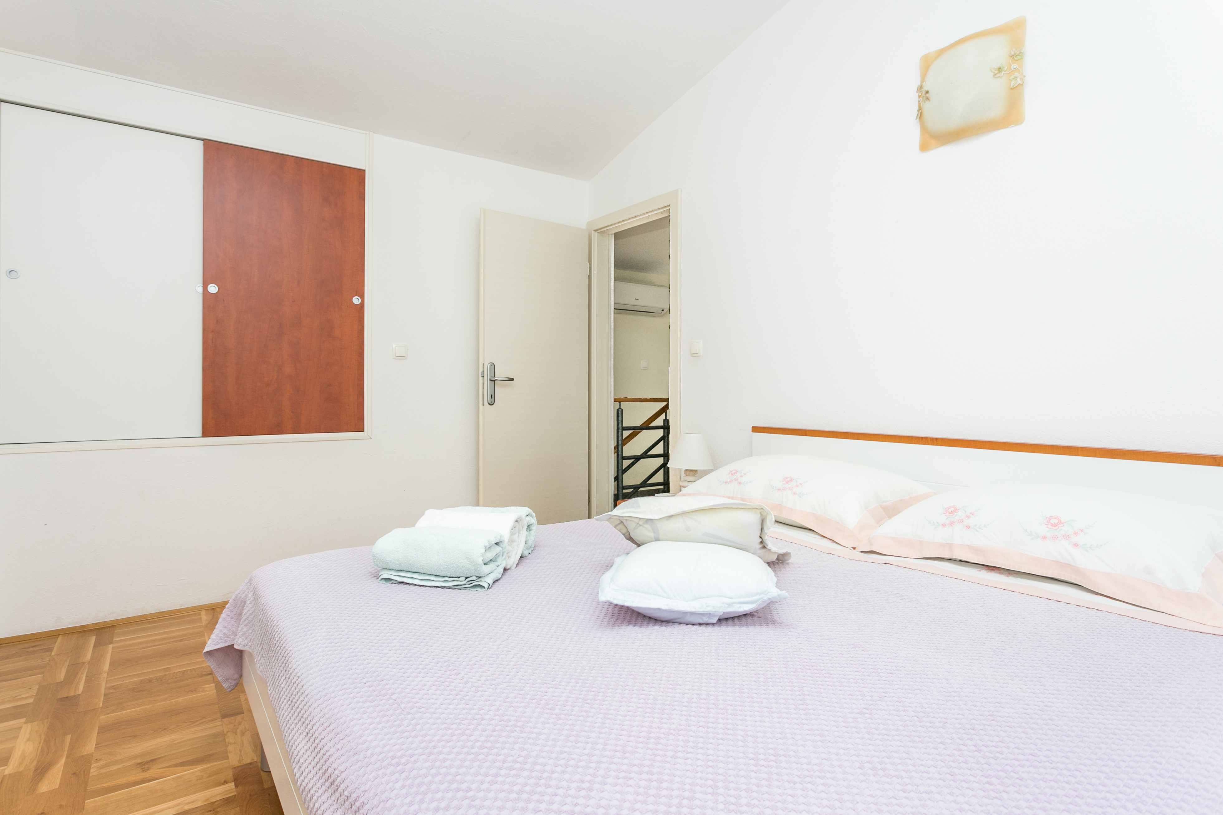 Two bedroom apartment near beach Podstrana, Split  A-a