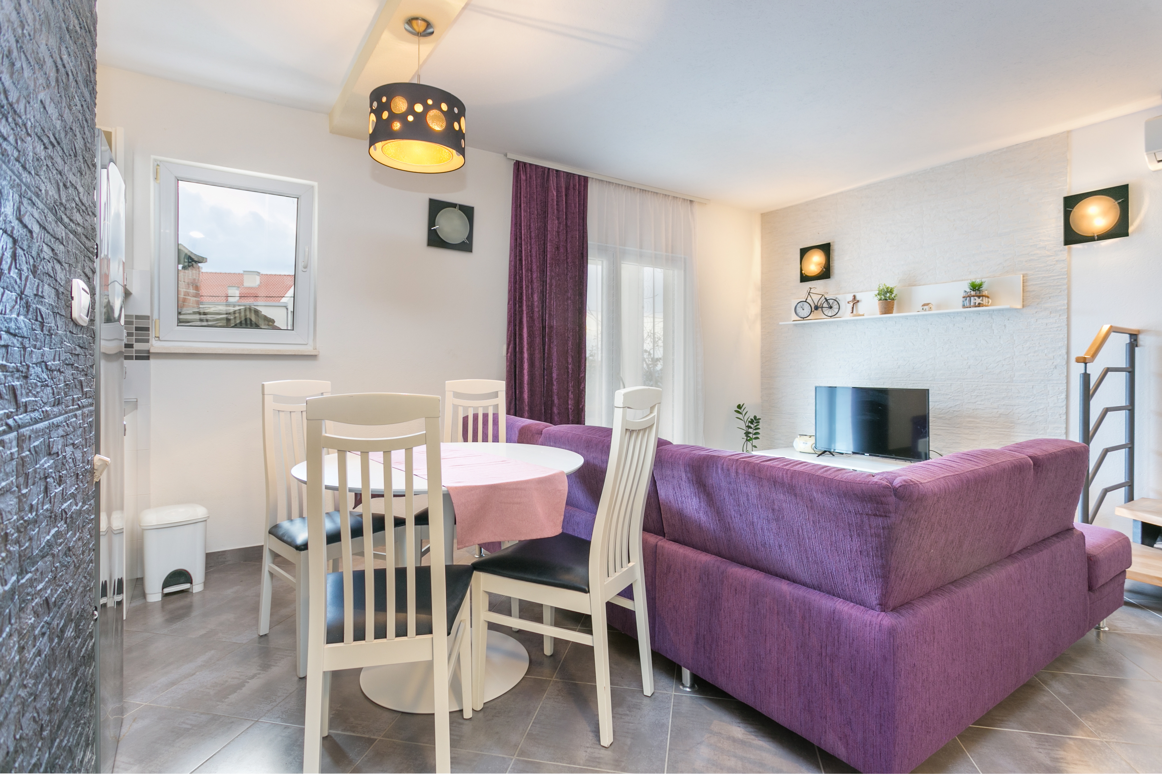 Two bedroom apartment near beach Podstrana, Split  A-a