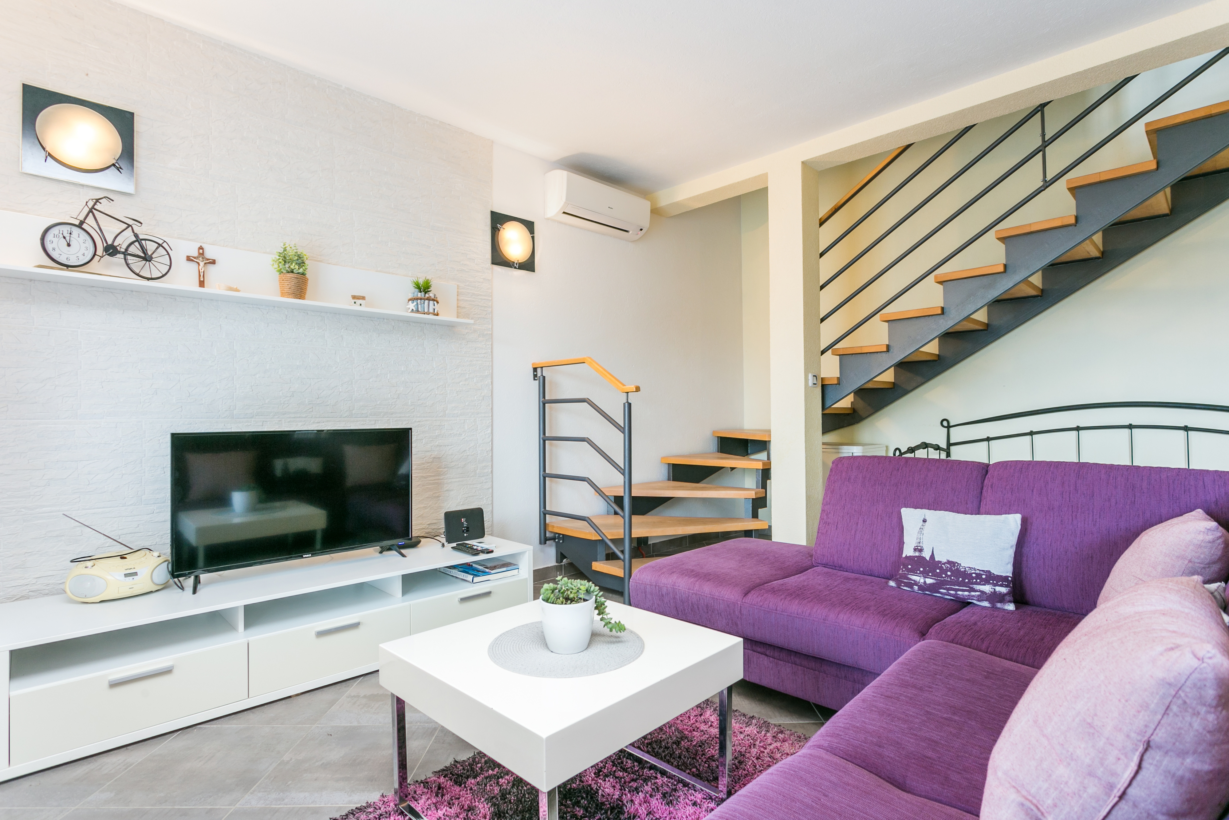 Two bedroom apartment near beach Podstrana, Split  A-a