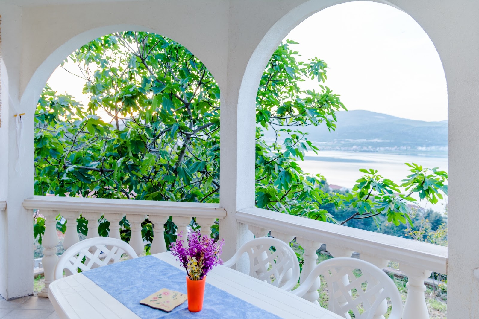 Three bedroom apartment with terrace and sea view Mastrinka, Čiovo  A-a