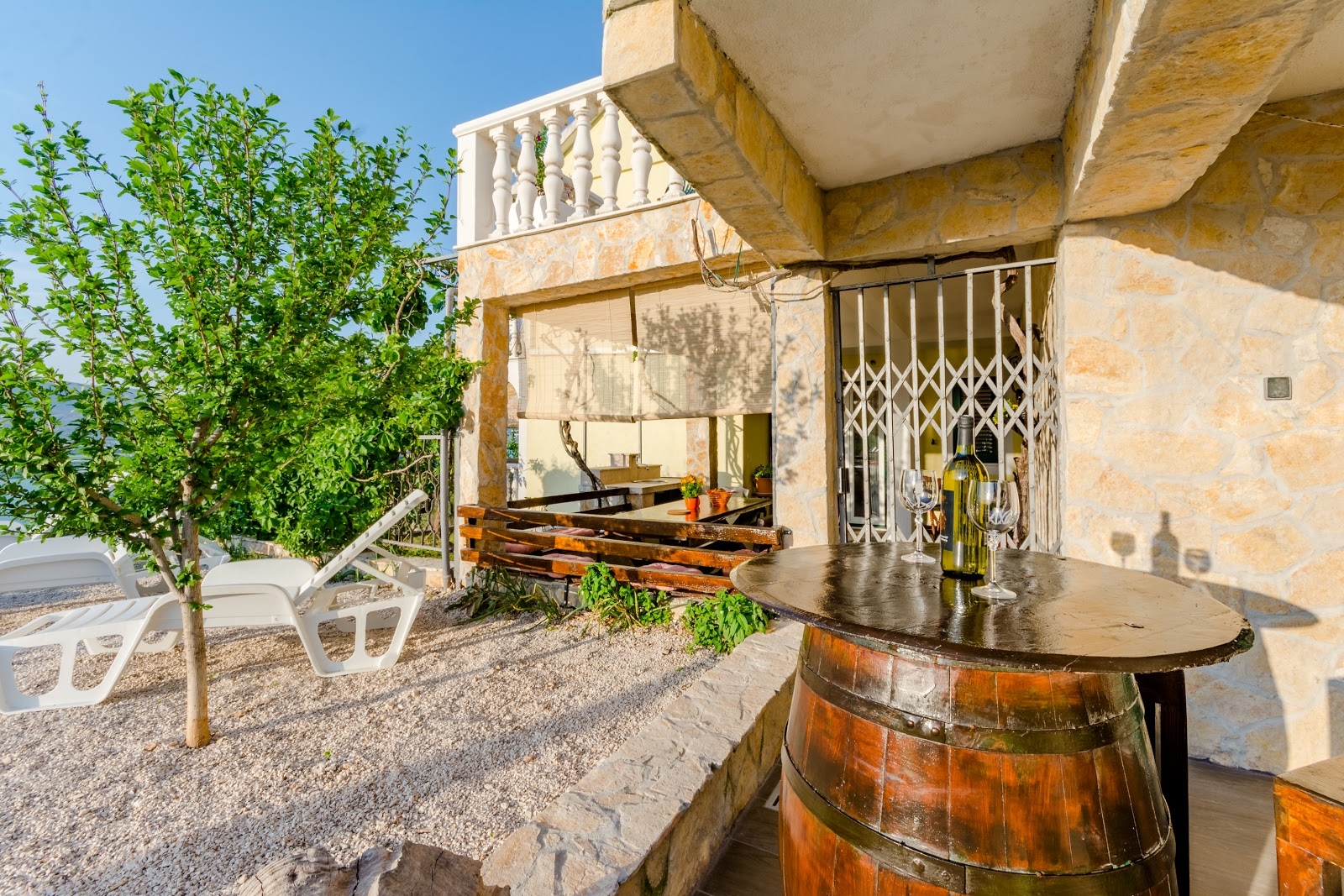 Three bedroom apartment with terrace and sea view Mastrinka, Čiovo  A-a