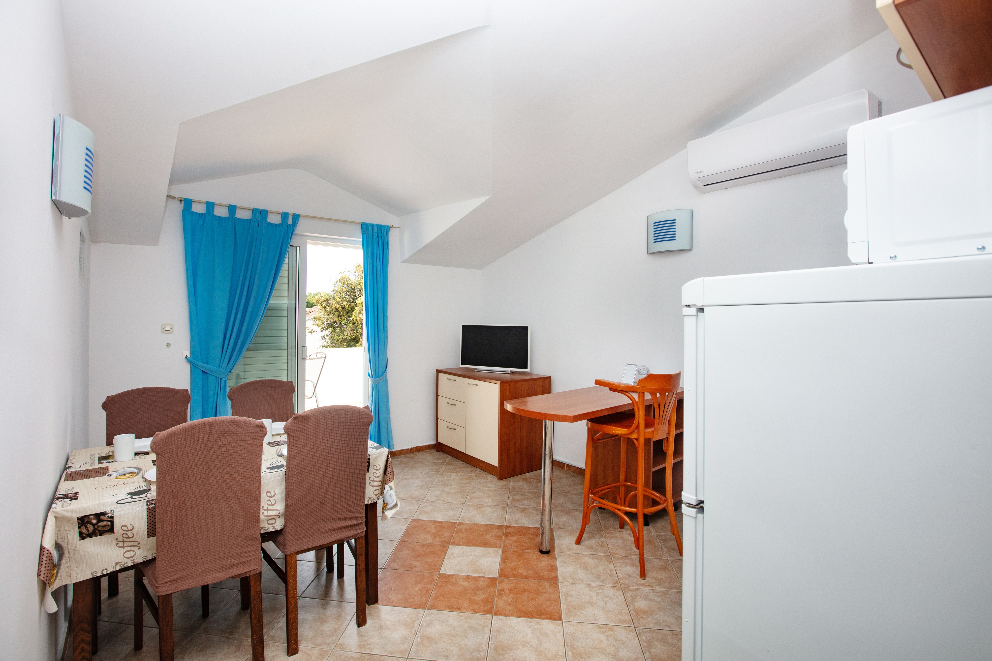 Two bedroom apartment with terrace Pakoštane, Biograd (A-22375-i) Two bedroom apartment with terrace Pakoštane, Biograd (A-22375-i)
