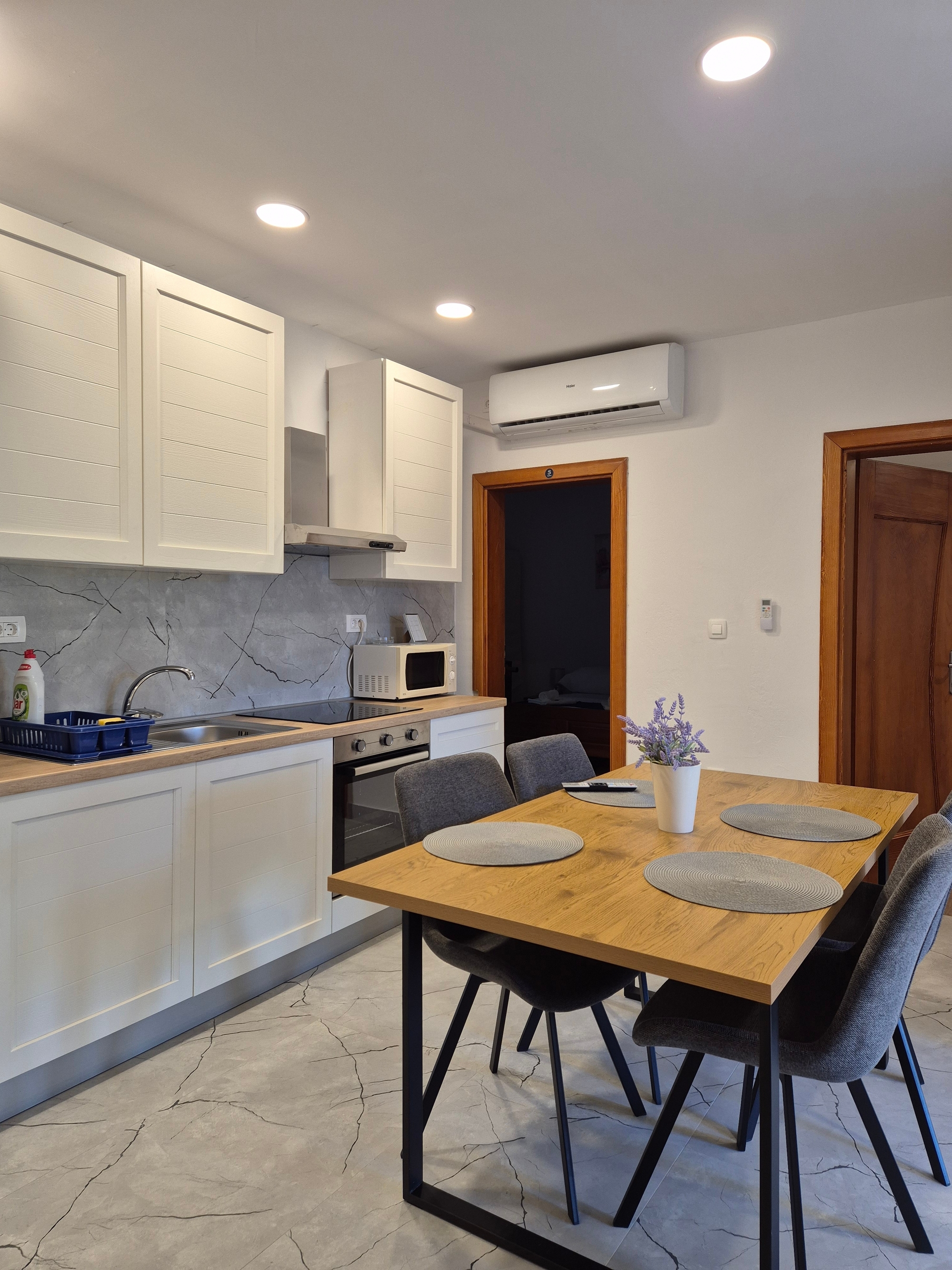 Three bedroom apartment with terrace Pakoštane, Biograd (A-22375-l)