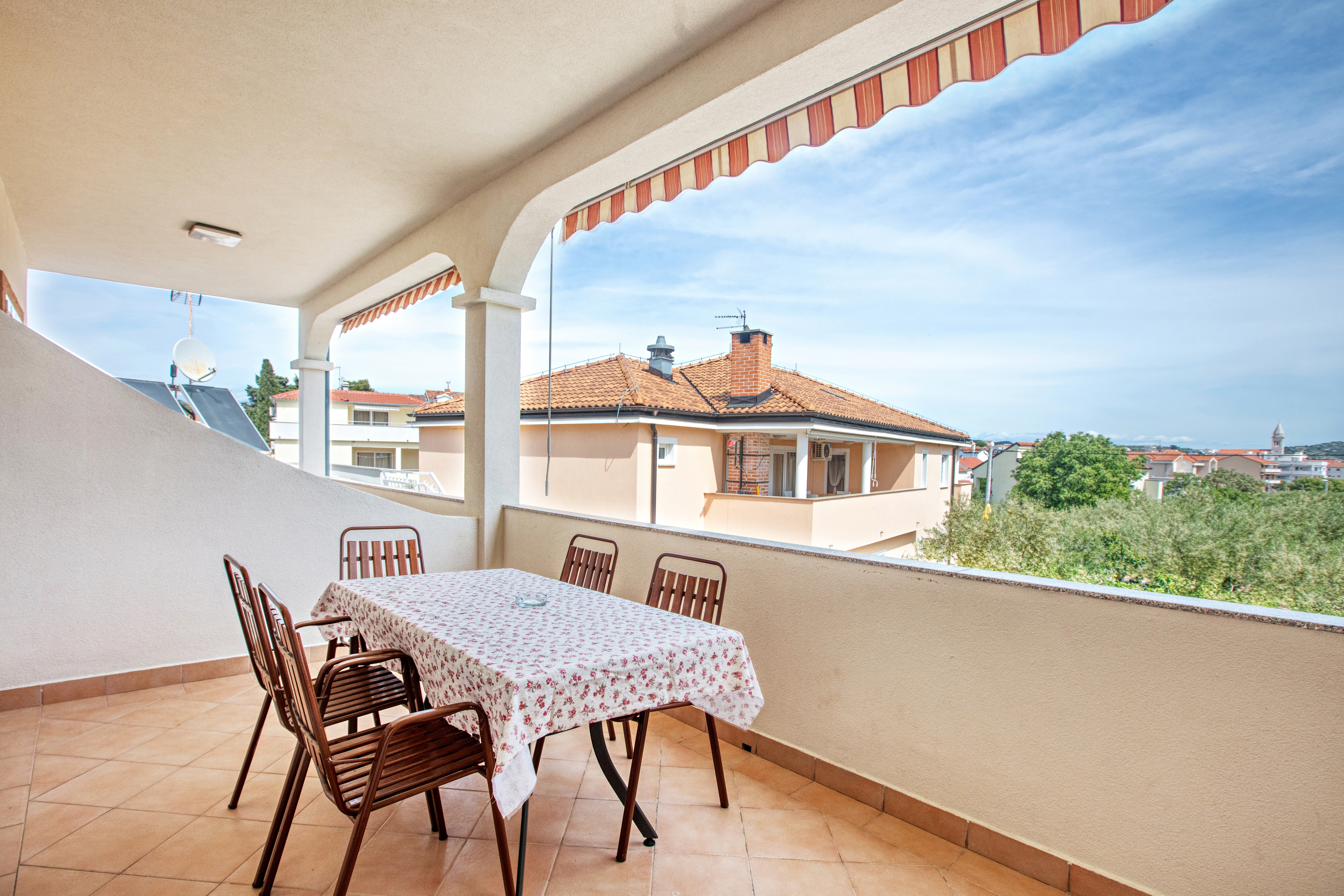 Three bedroom apartment with terrace Pakoštane, Biograd (A-22375-l)