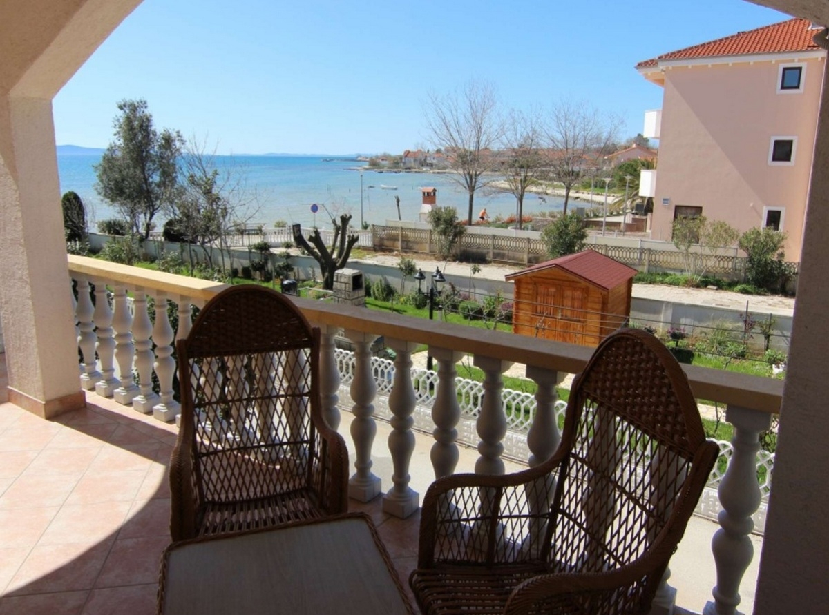Two bedroom apartment near beach Privlaka, Zadar (A-22380-a)