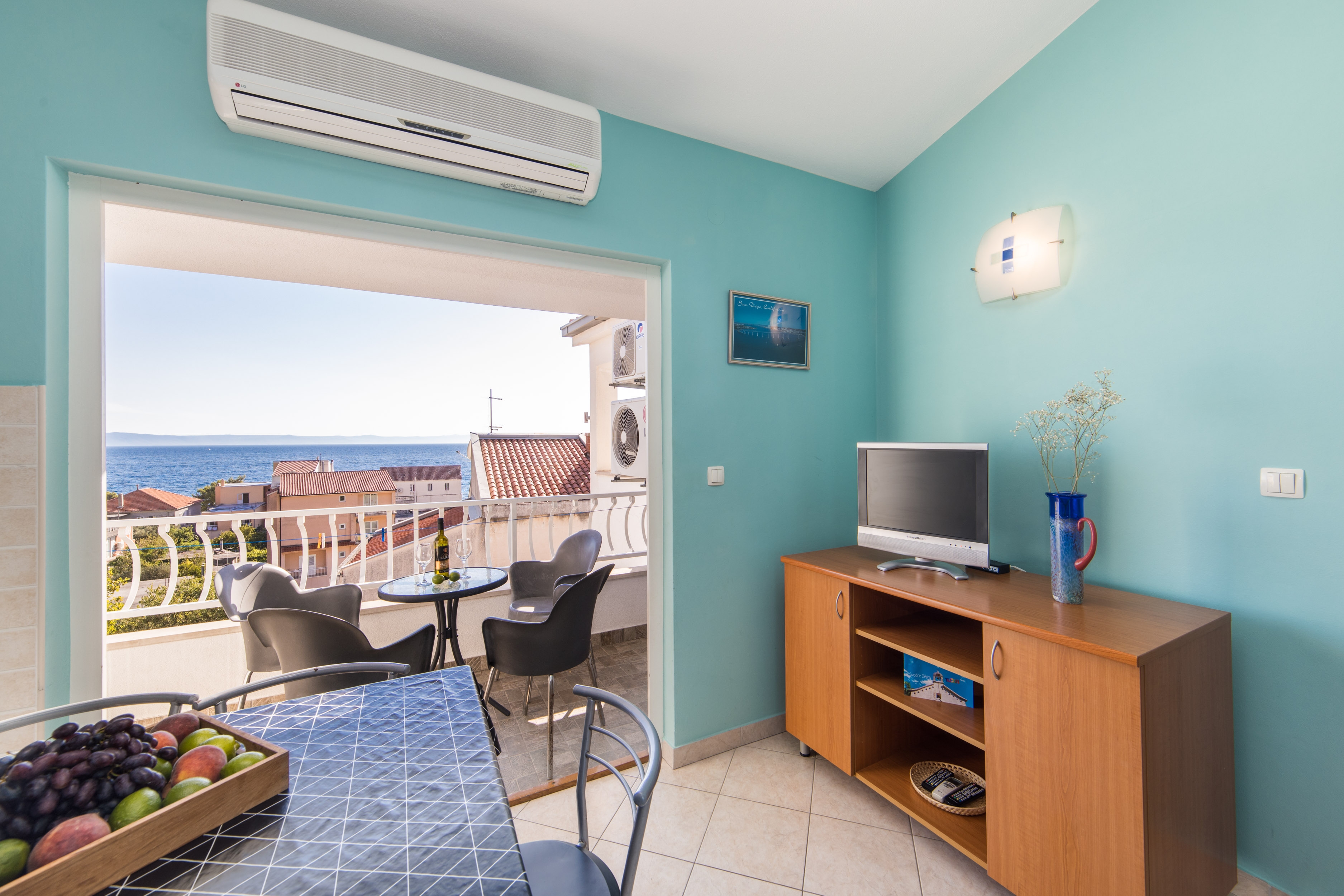 Two bedroom apartment with terrace and sea view Tučepi, Makarska (A-22384-a)
