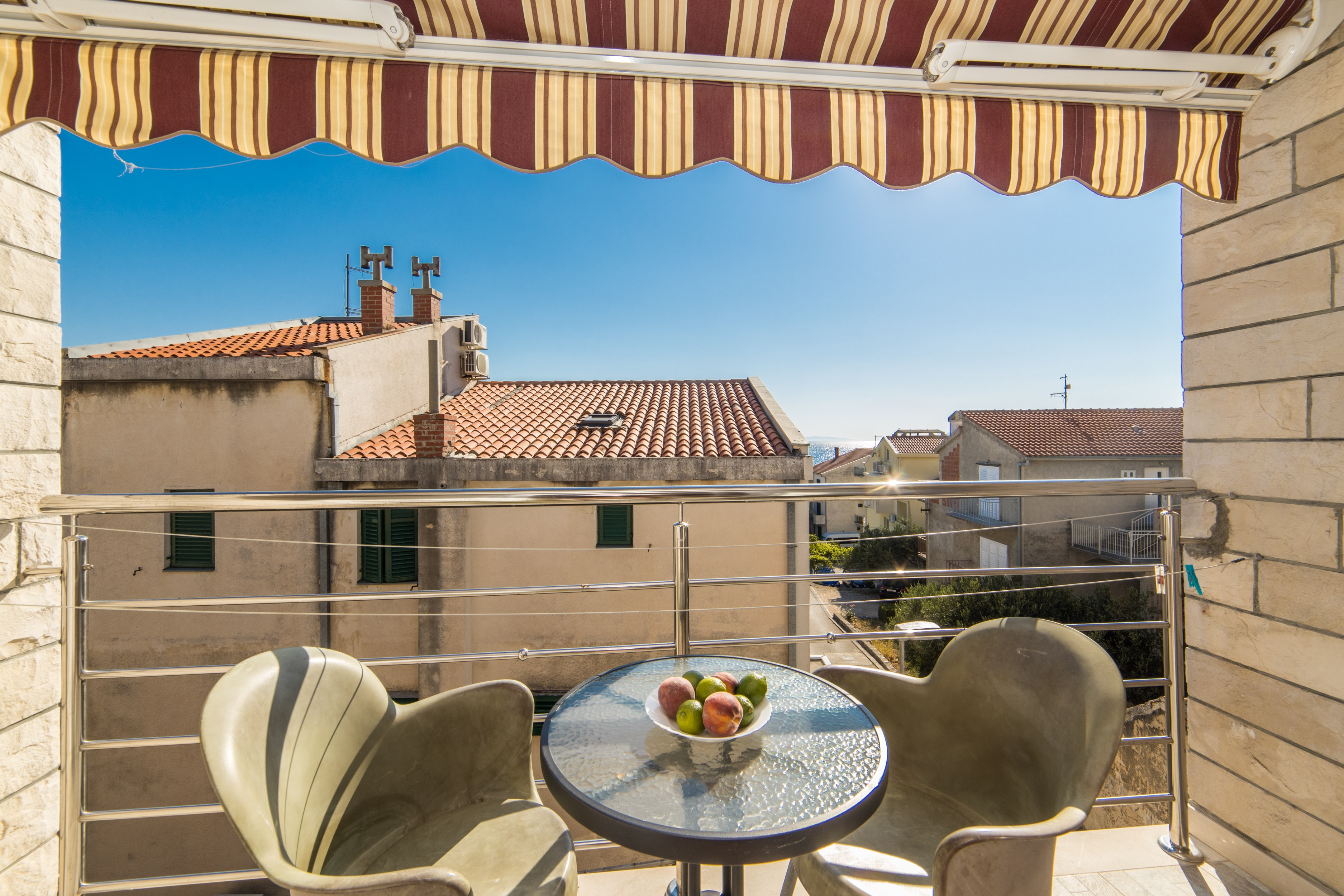 Two bedroom apartment with balcony and sea view Tučepi, Makarska  A-e