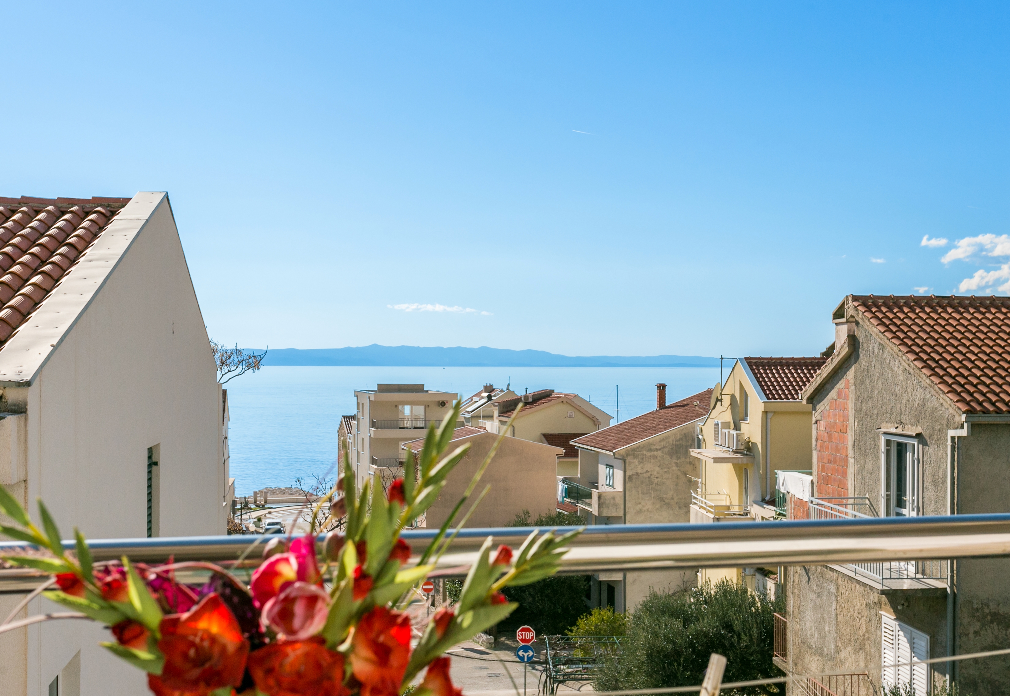 Two bedroom apartment with balcony and sea view Tučepi, Makarska  A-e