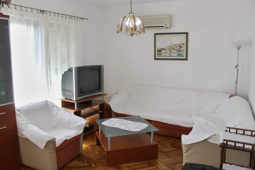 Two bedroom apartment with balcony Novi Vinodolski (A-22393-a)
