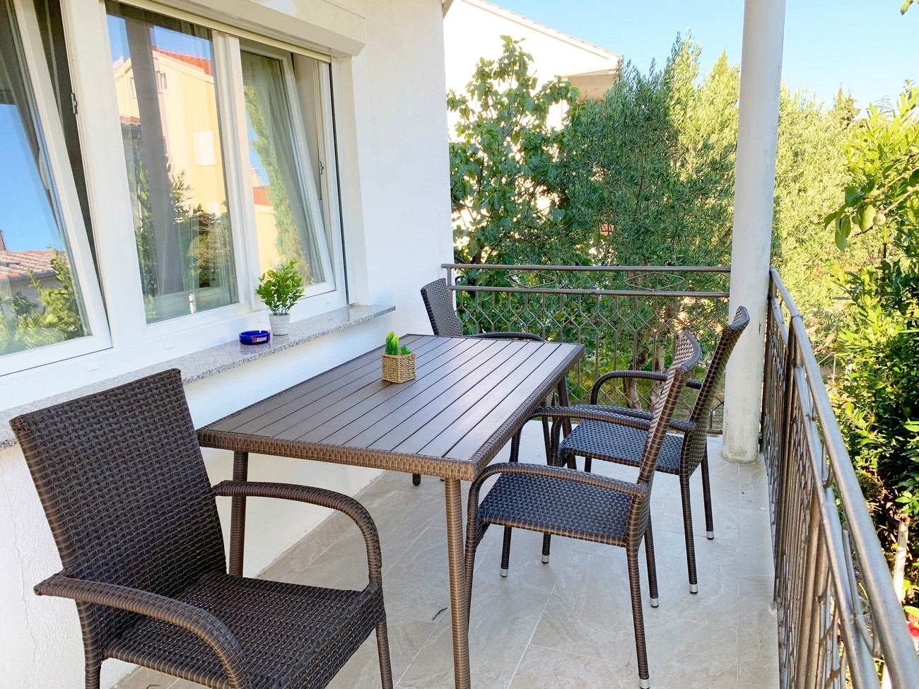 Two bedroom apartment with balcony and sea view Krk  A-b