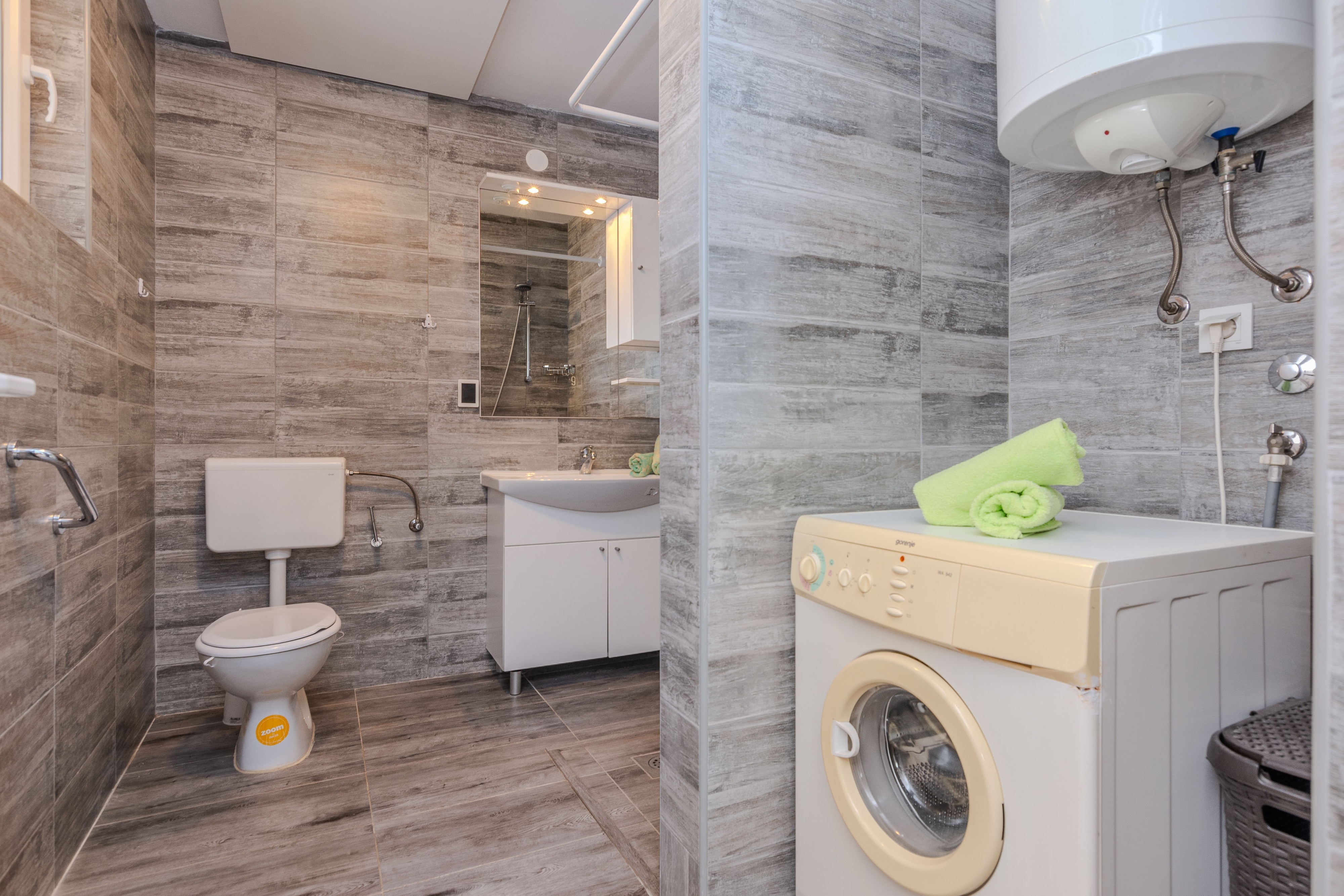 Two bedroom house with terrace Vir  K