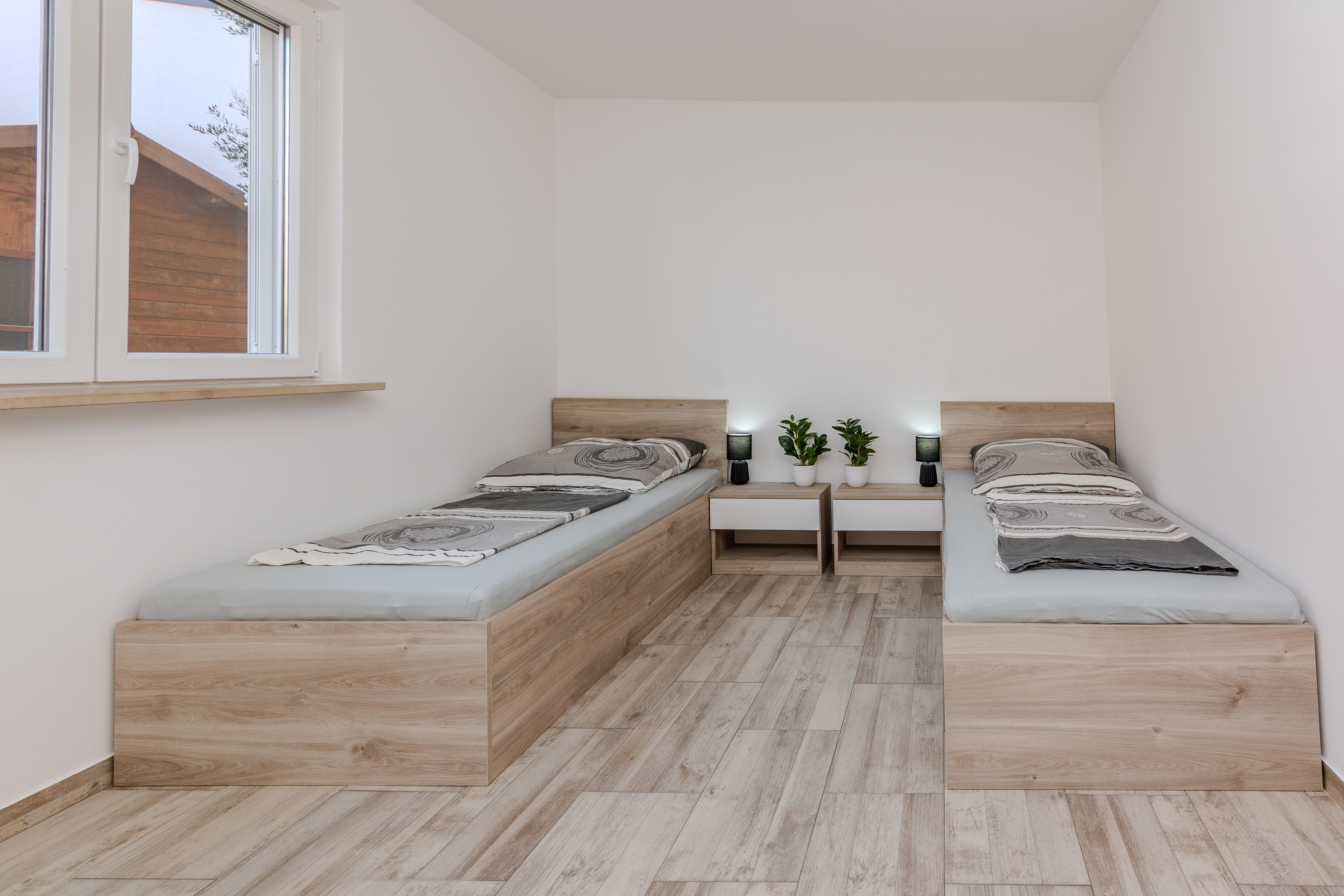 Two bedroom house with terrace Vir  K