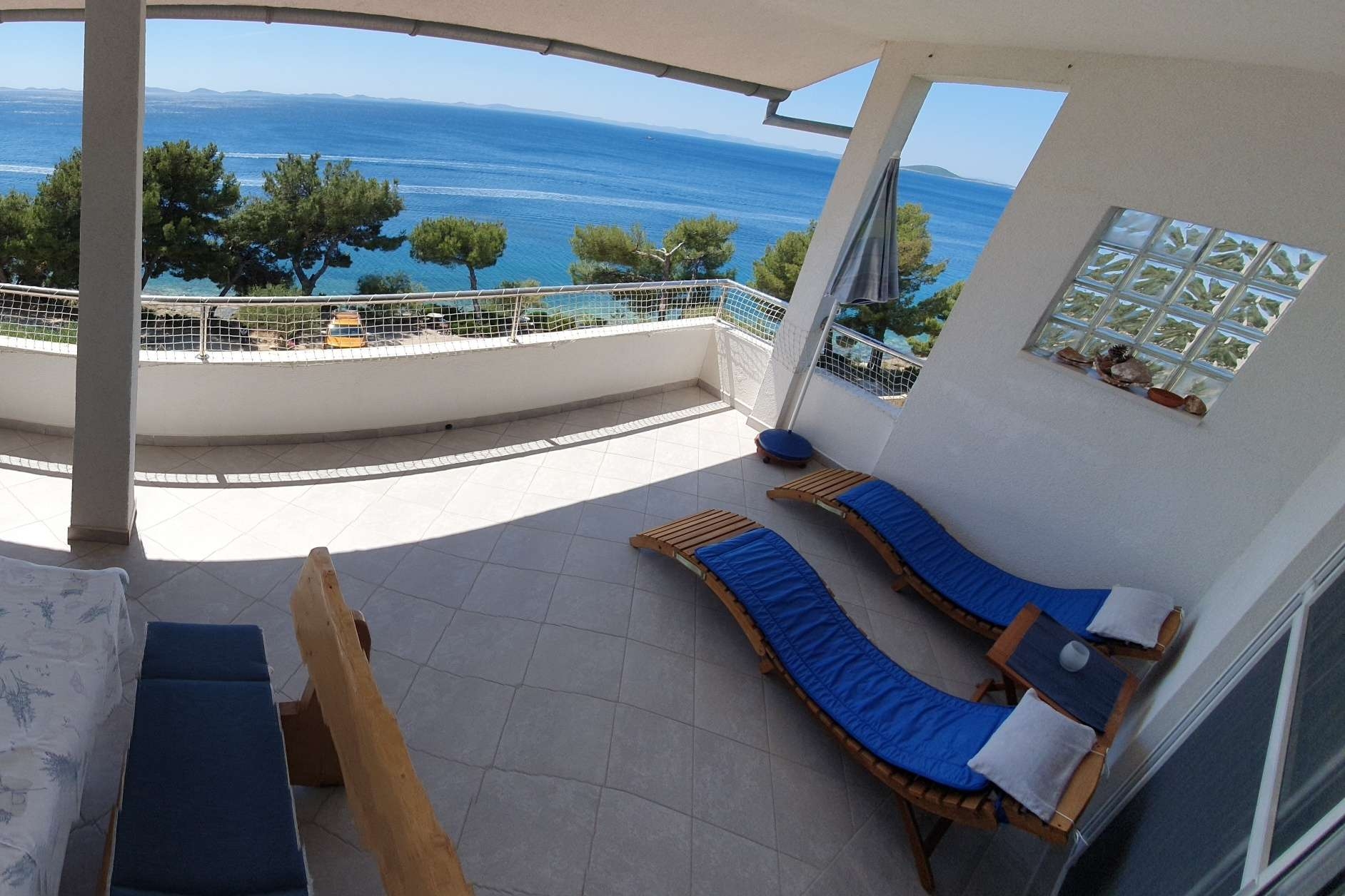 Two bedroom apartment near beach Murter (A-22397-a) Two bedroom apartment near beach Murter (A-22397-a)