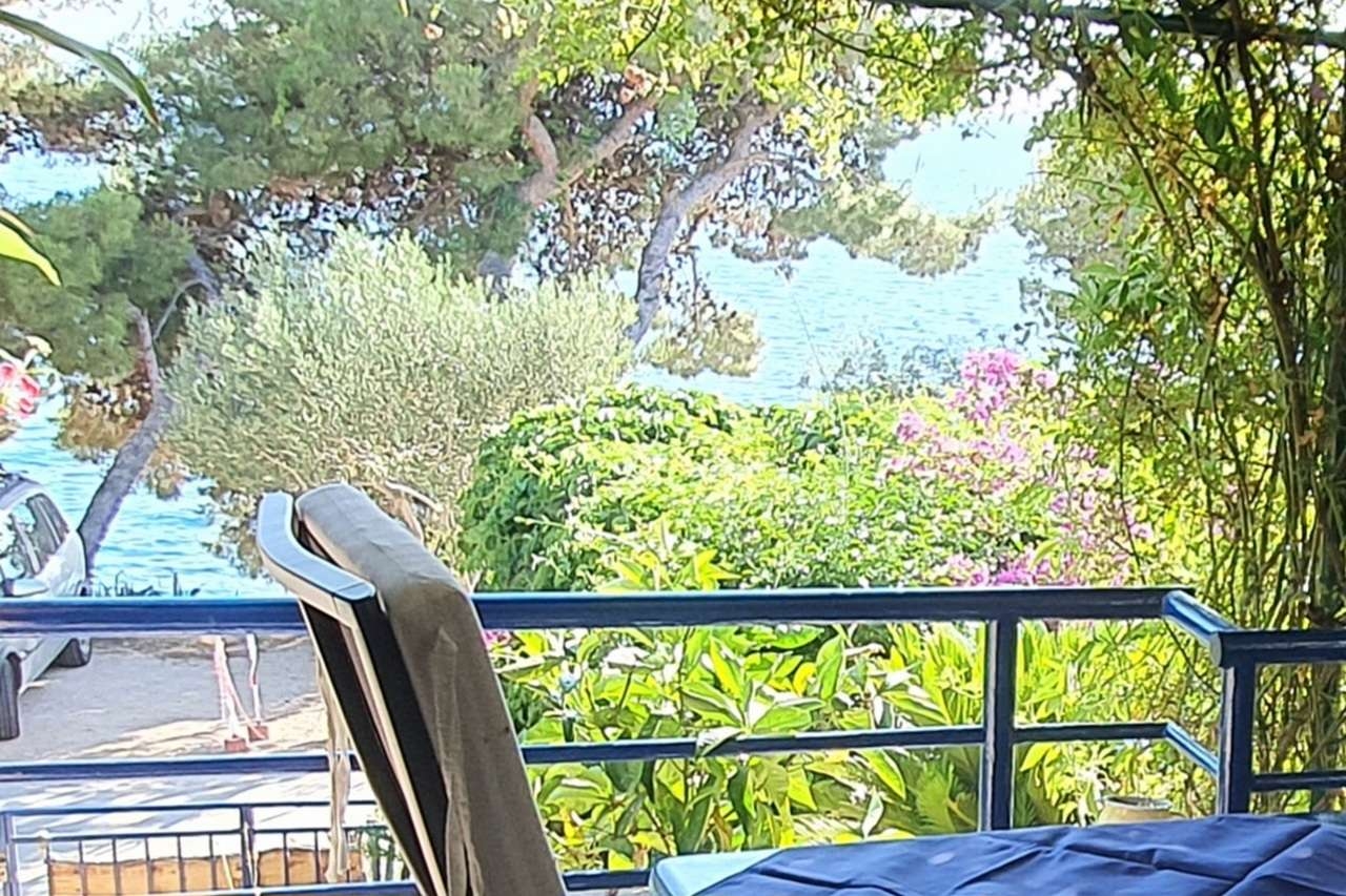 Studio flat near beach Murter  AS-a