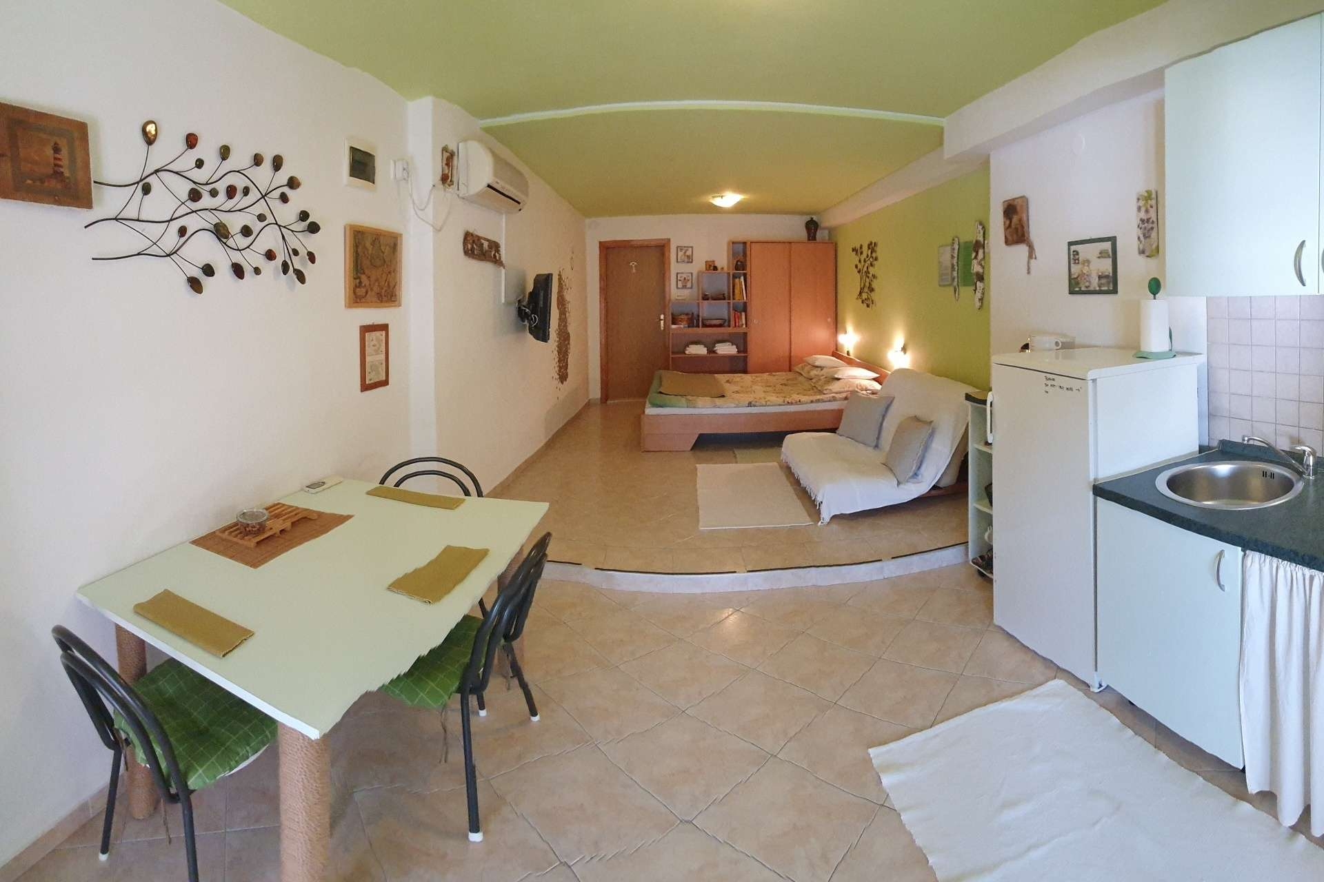 Studio flat near beach Murter (AS-22397-b)