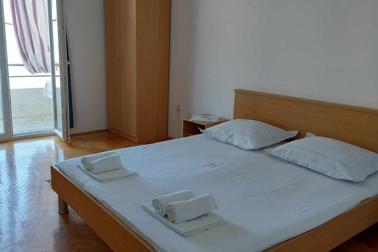 One bedroom apartment with balcony and sea view Drašnice, Makarska (A-22398-a)