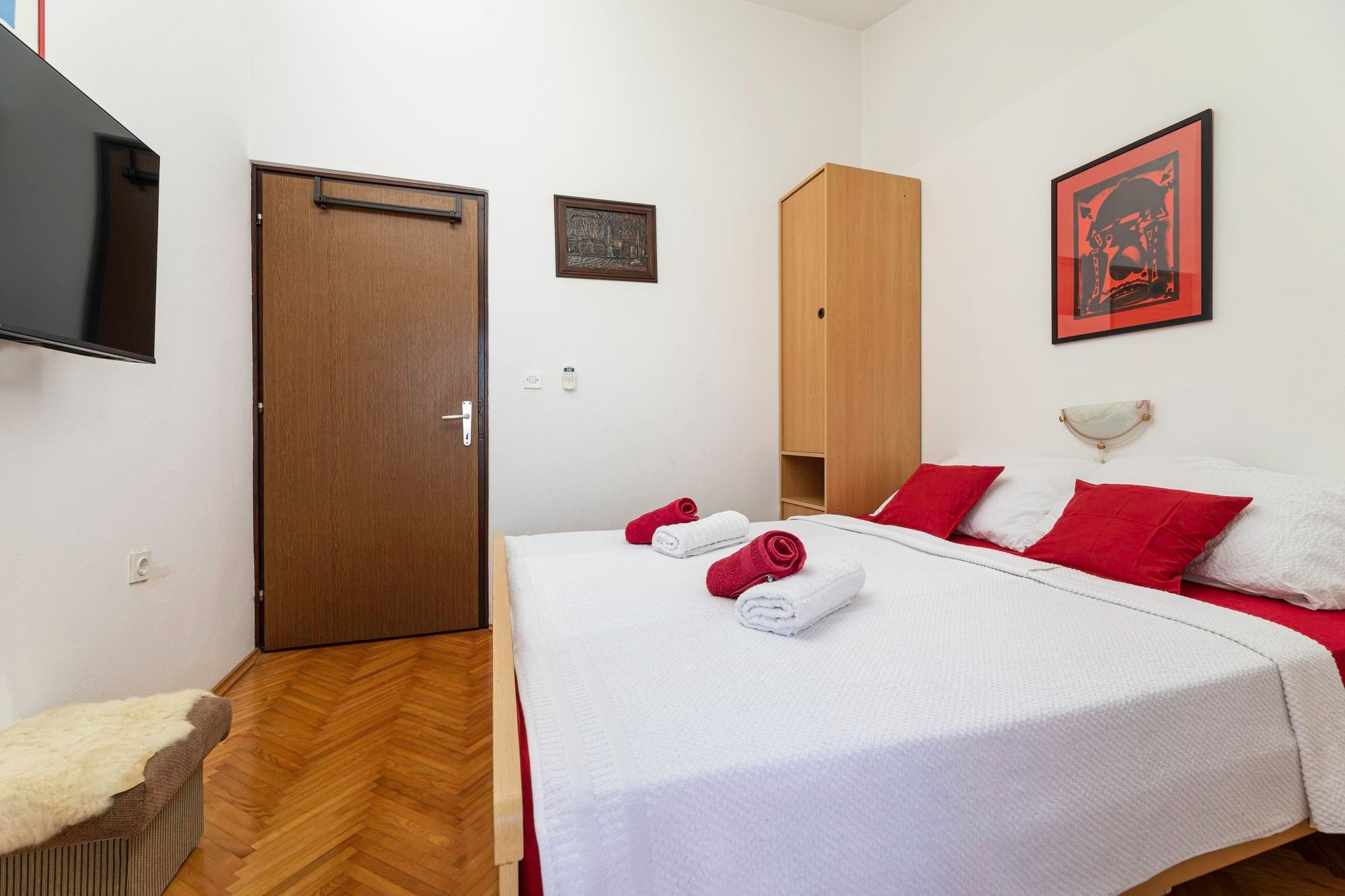 Three bedroom apartment with terrace and sea view Pinezići, Krk  A-a