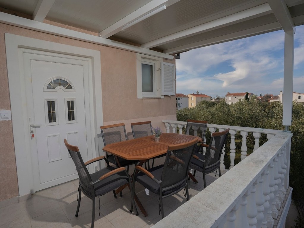 One bedroom apartment with terrace Sveti Filip i Jakov, Biograd  A-a