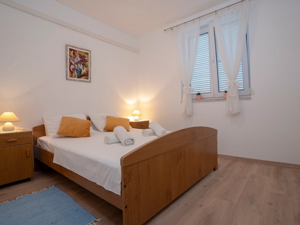 One bedroom apartment with terrace Sveti Filip i Jakov, Biograd  A-b