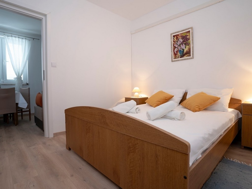One bedroom apartment with terrace Sveti Filip i Jakov, Biograd  A-b