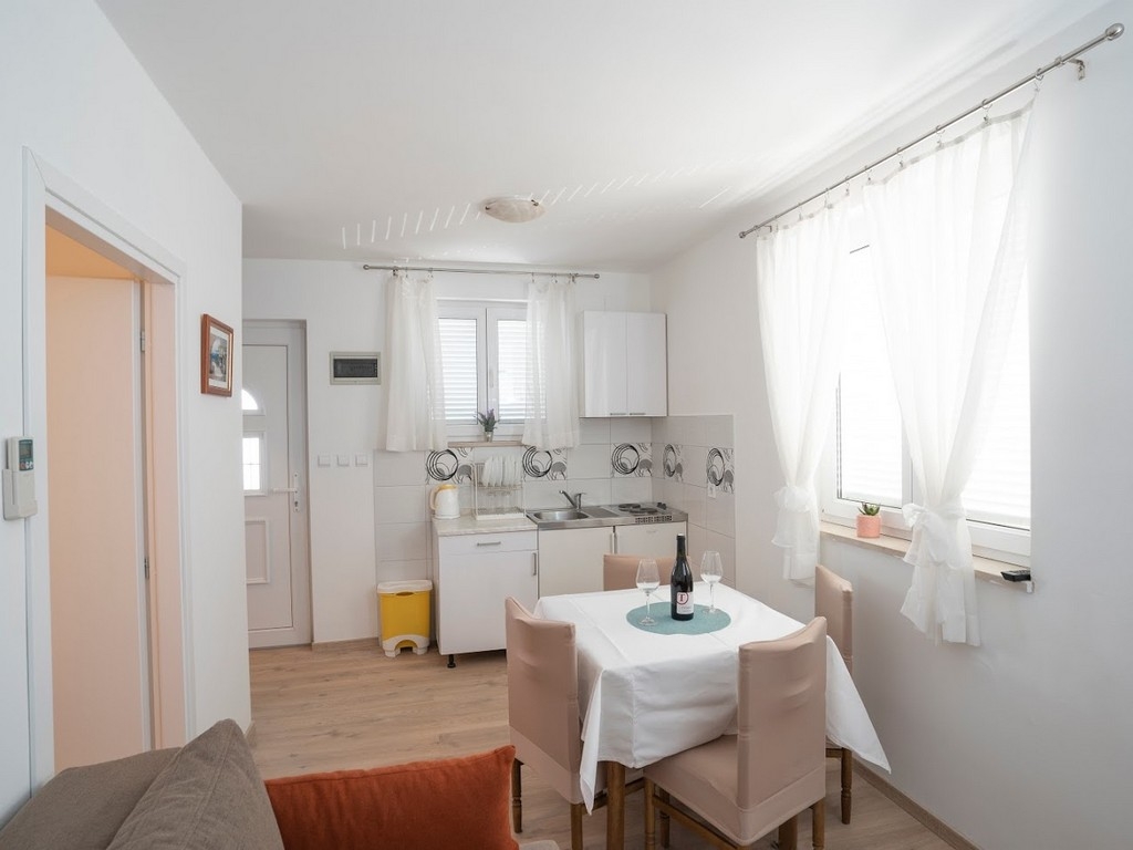 One bedroom apartment with terrace Sveti Filip i Jakov, Biograd  A-b