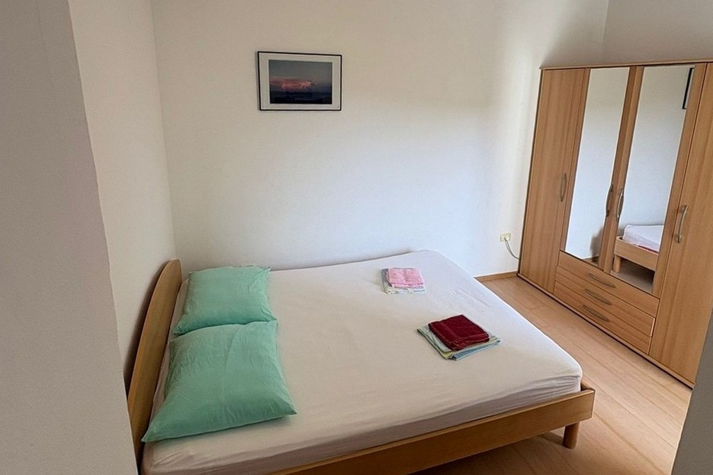 Chambre avec le balcon et la vue sur le mer Murter (S-22405-a)