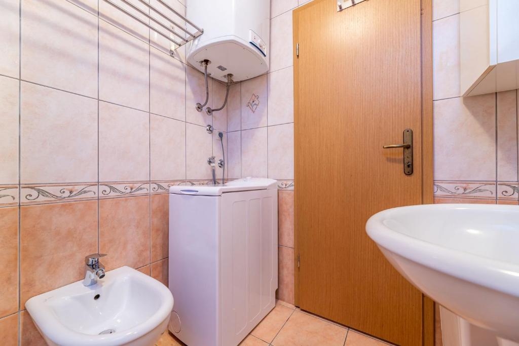Two bedroom apartment with terrace Baška, Krk  A-a