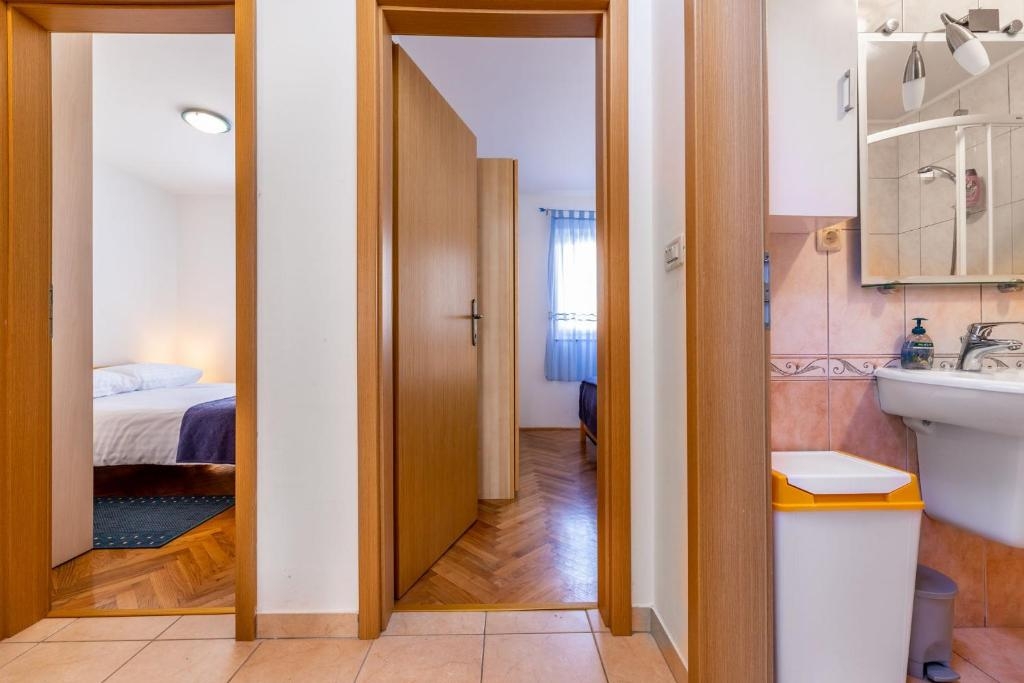 Two bedroom apartment with terrace Baška, Krk  A-a