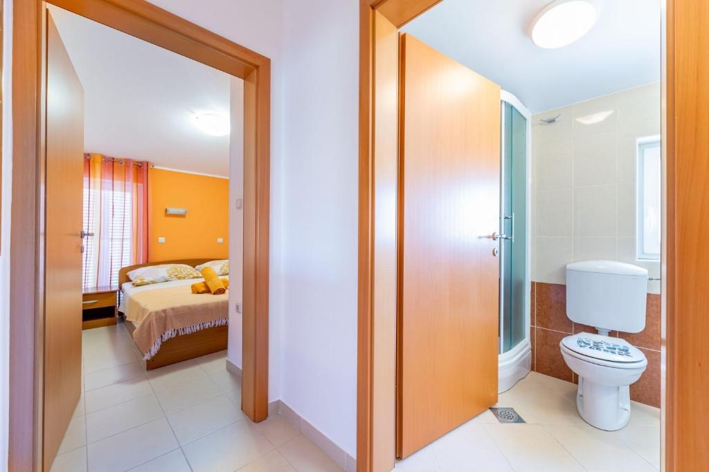 One bedroom apartment with balcony Baška, Krk  A-a