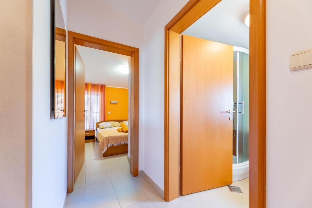 One bedroom apartment with balcony Baška, Krk  A-a