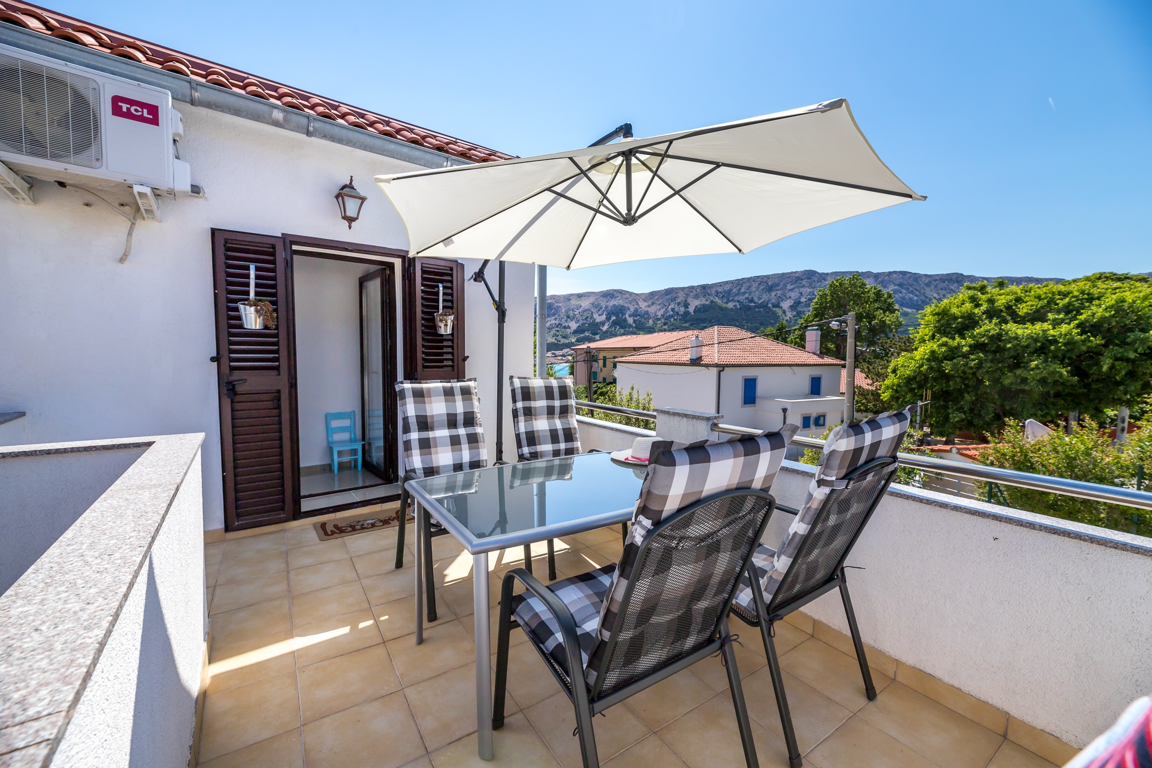 Two bedroom apartment with terrace Baška, Krk (A-22412-a)