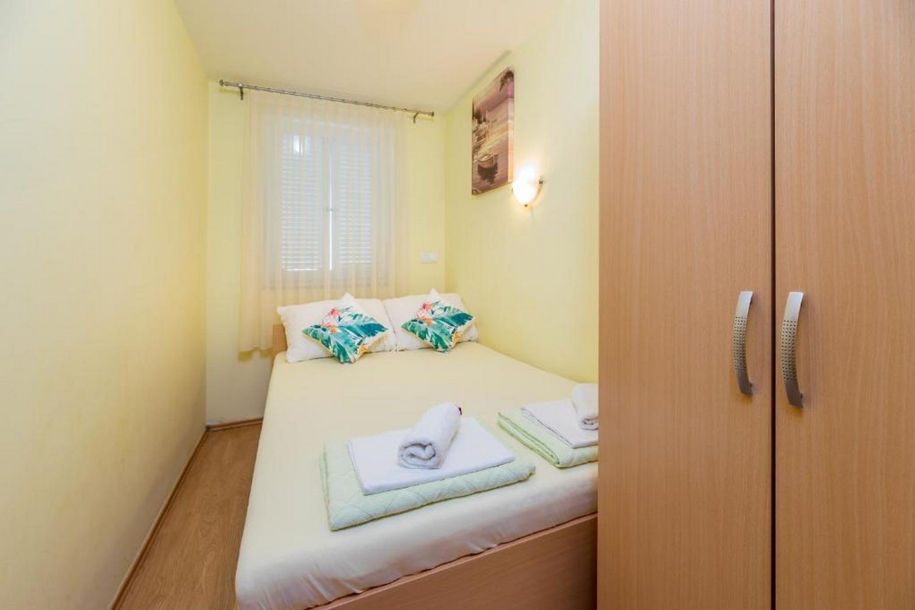 Two bedroom apartment with terrace Baška, Krk  A-a