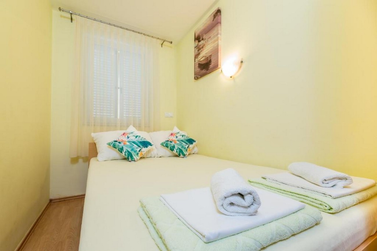 Two bedroom apartment with terrace Baška, Krk  A-a