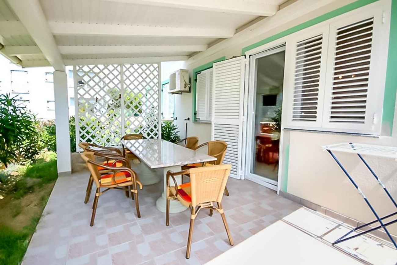 Studio flat with terrace Baška, Krk (AS-22415-a)