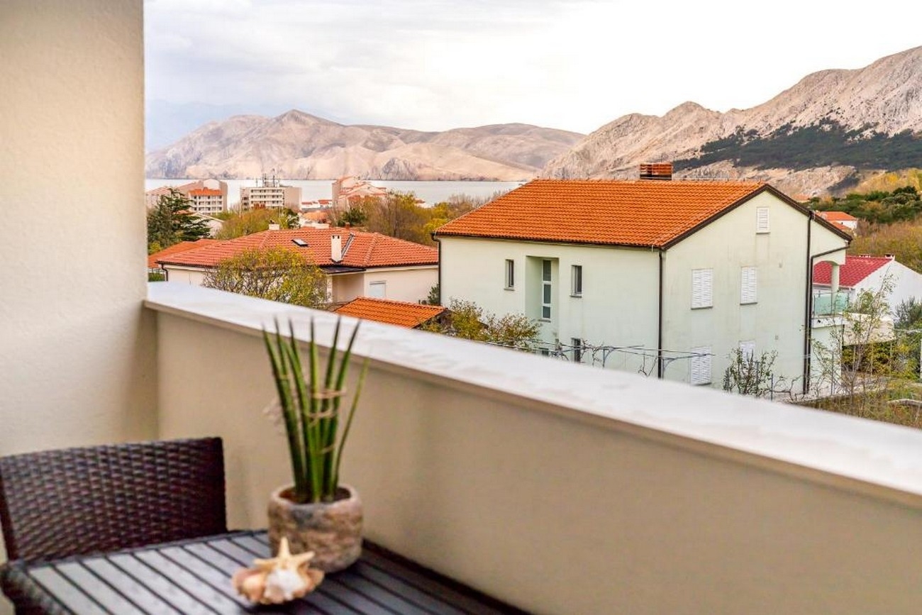 Two bedroom apartment with balcony and sea view Baška, Krk  A-a