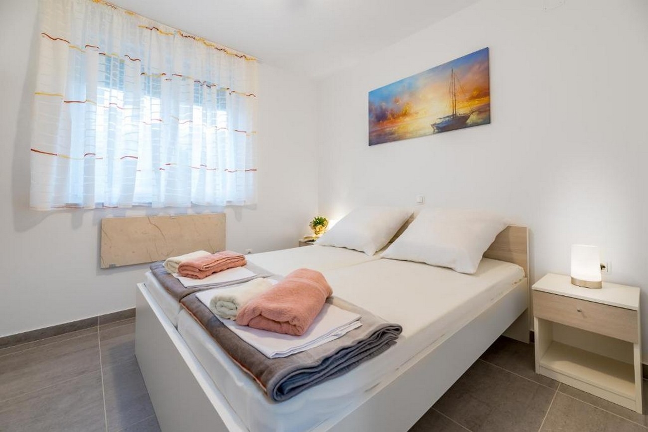 Two bedroom apartment with balcony and sea view Baška, Krk  A-a