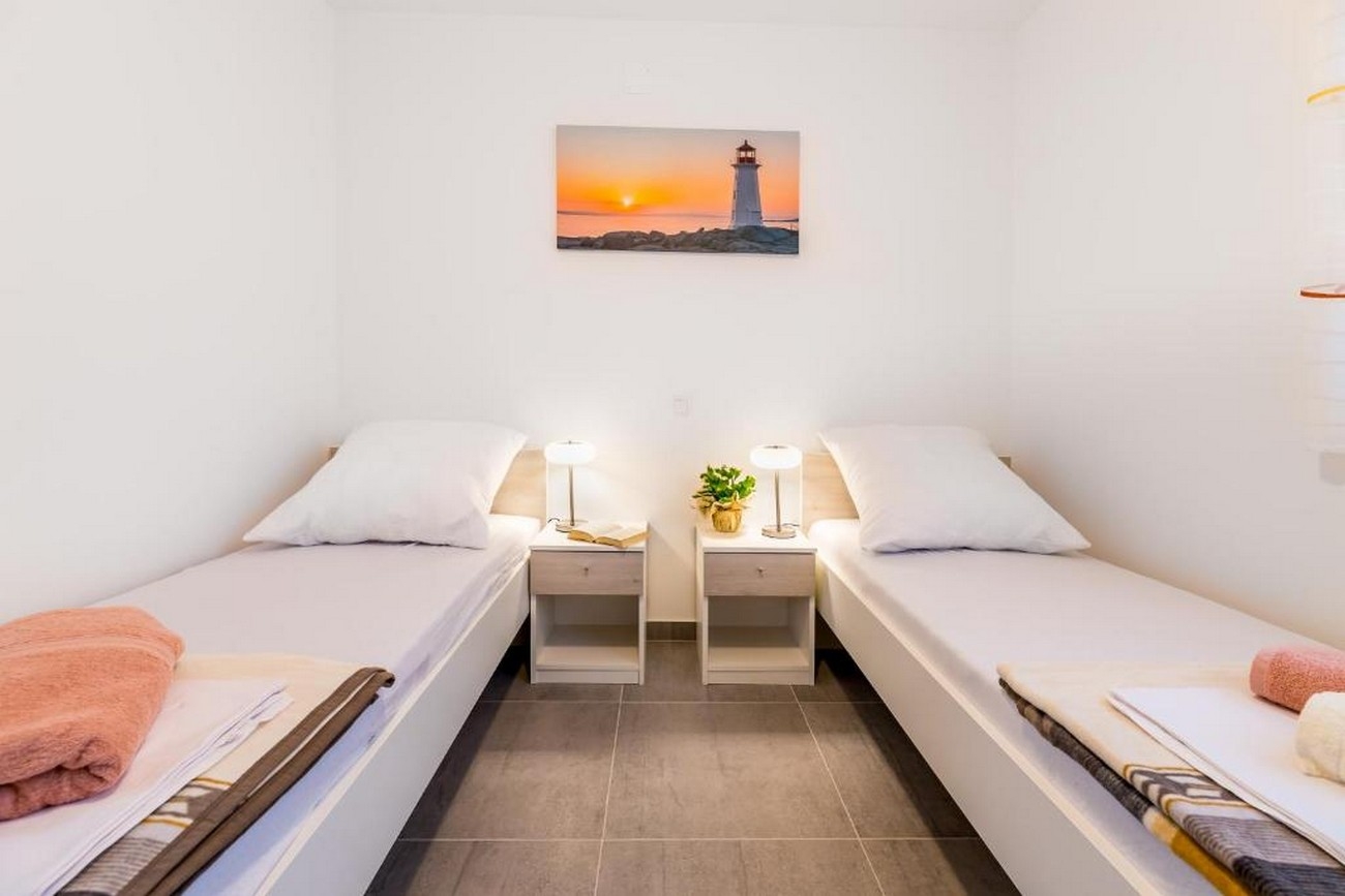 Two bedroom apartment with balcony and sea view Baška, Krk  A-a