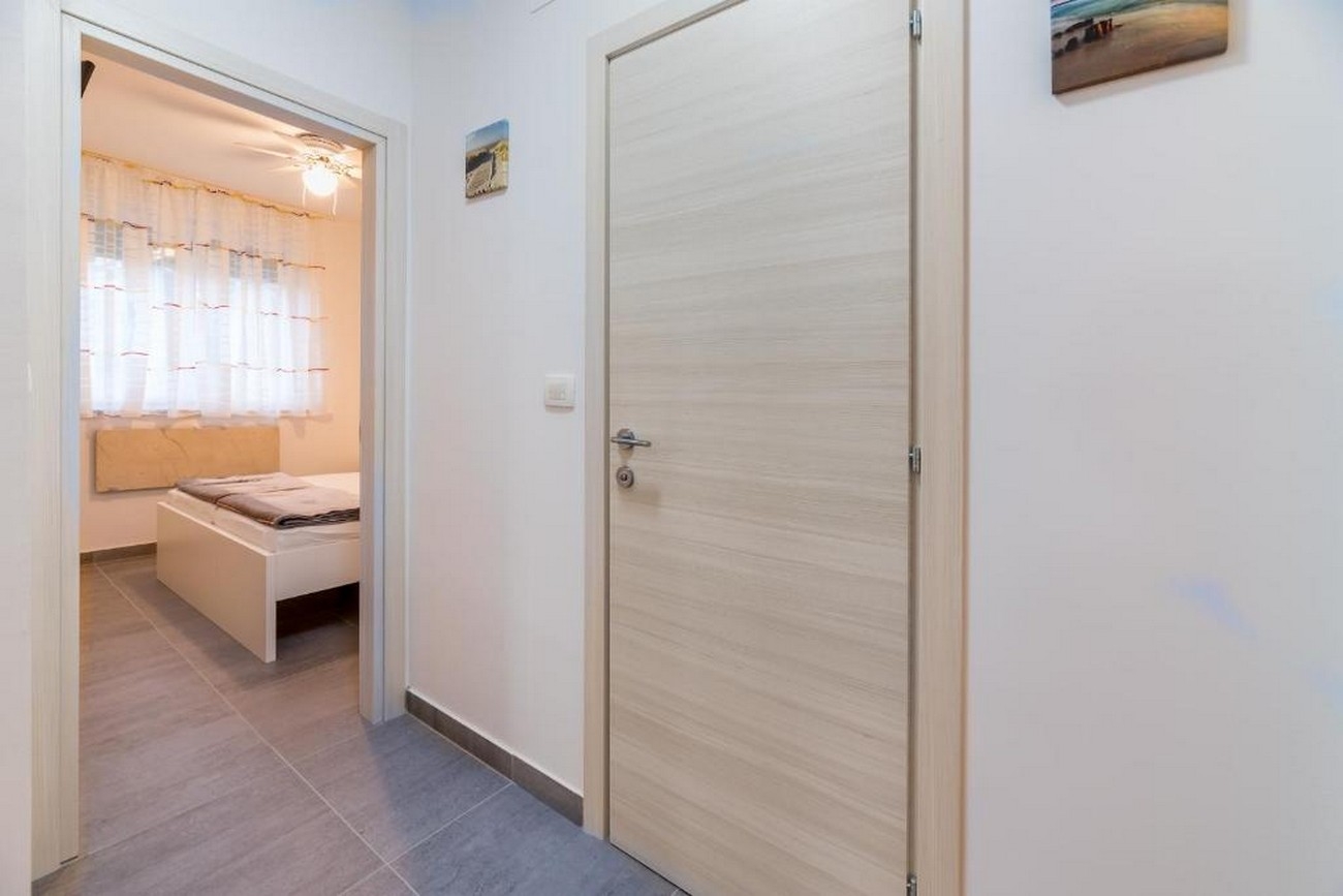 Two bedroom apartment with balcony and sea view Baška, Krk  A-a