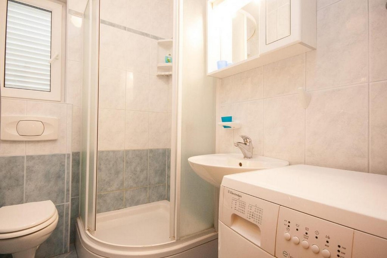 Two bedroom apartment with terrace Baška, Krk  A-a
