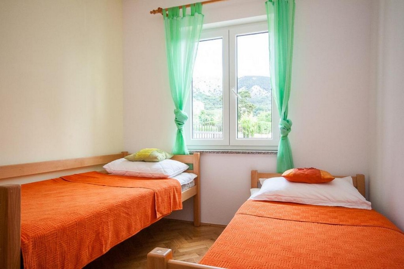 Two bedroom apartment with terrace Baška, Krk  A-a