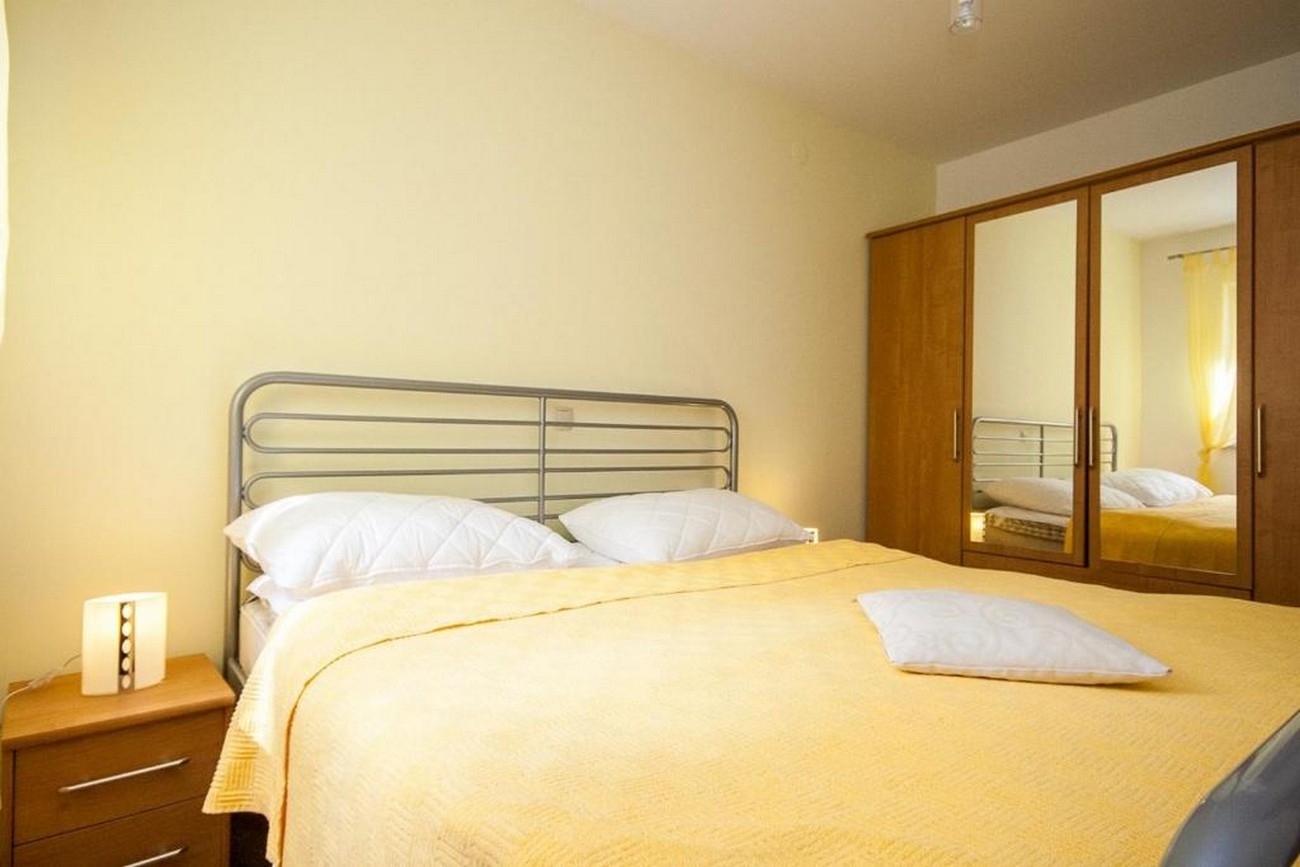 Two bedroom apartment with terrace Baška, Krk  A-a