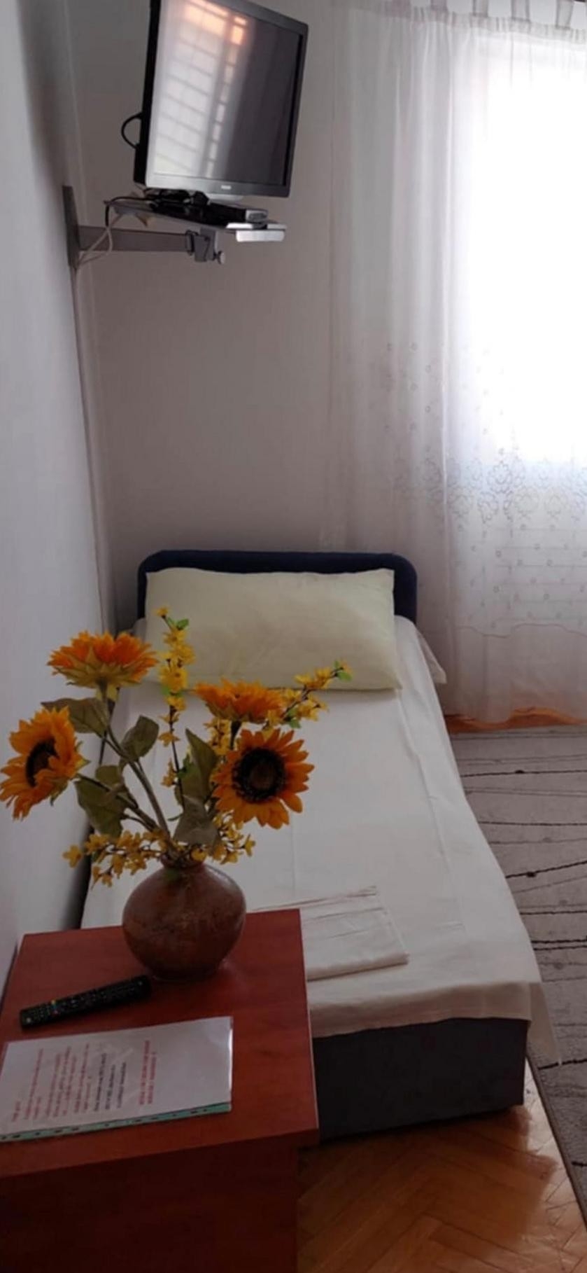 Room with balcony and sea view Makarska  S-a