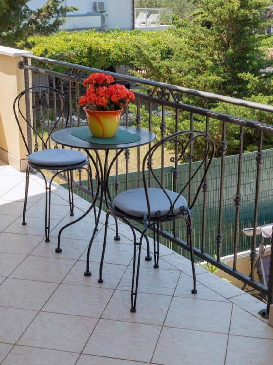 Three bedroom house with terrace and sea view Barbat, Rab  K